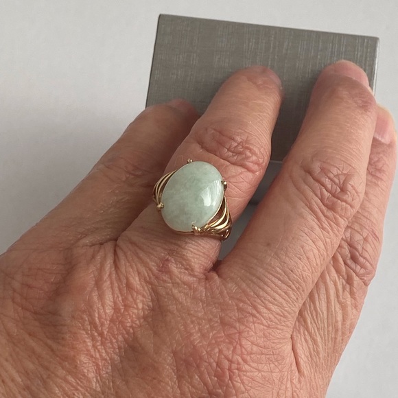10K Real Gold - Jade Ring - Picture 11 of 16